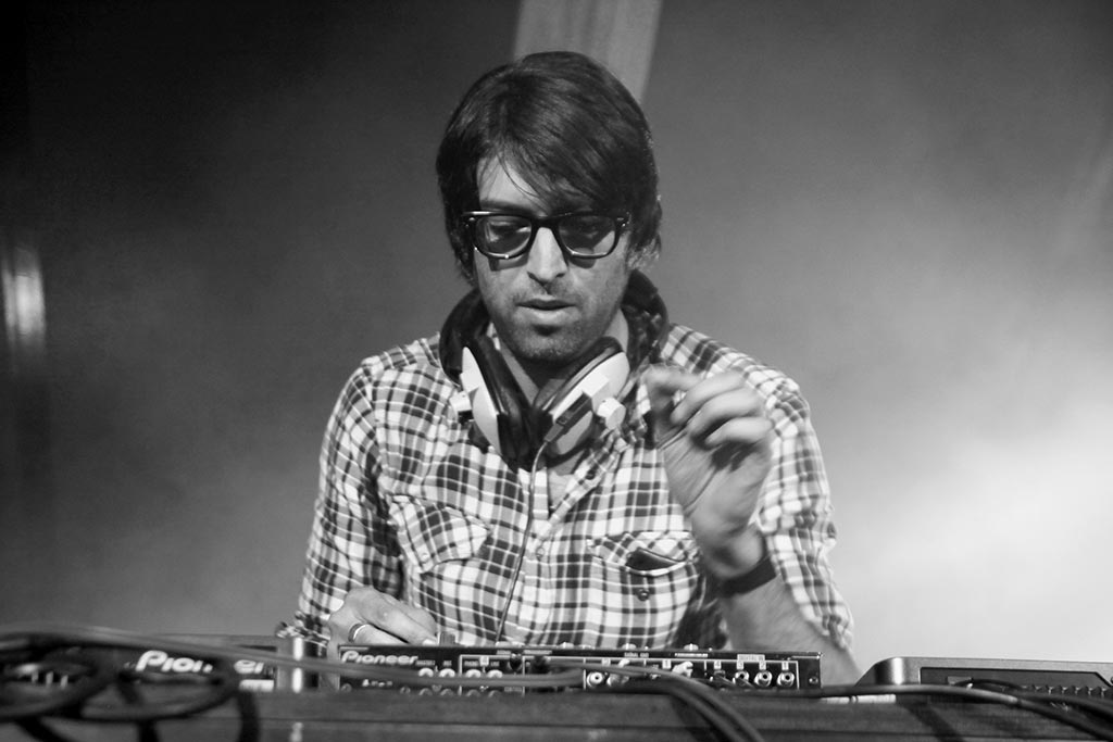 EROL ALKAN :: GARE PORTO :: 16 DE ABRIL
