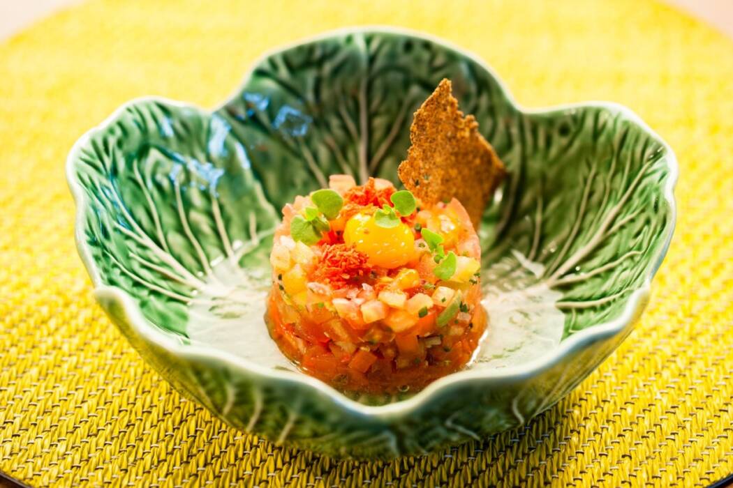 Tártaro de tomate e orégãos.