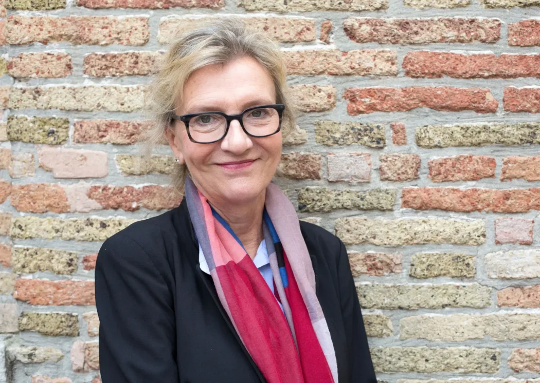 Elizabeth-Strout-author-2017
