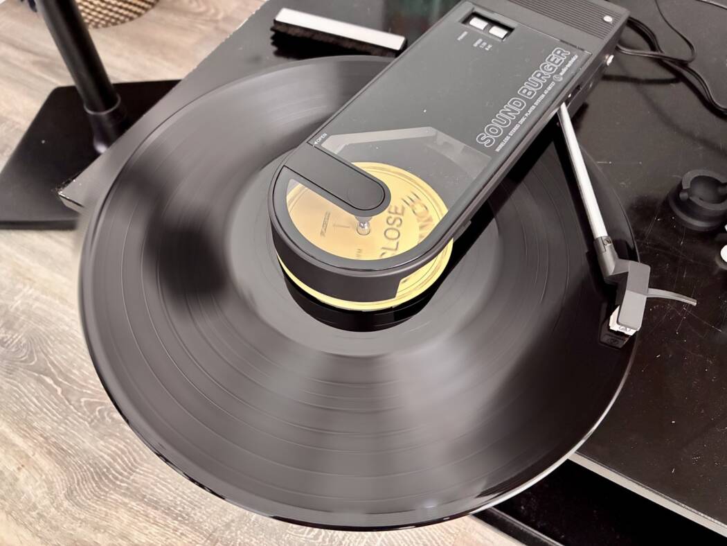 Sound Burger AT-SB727: vinil leve, sem fios e pronto a levar - RDB